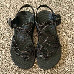 CHACO ZX/2 Zvolve WOMEN Size 7 Strappy Toe Loop Dark Dash, EEUC